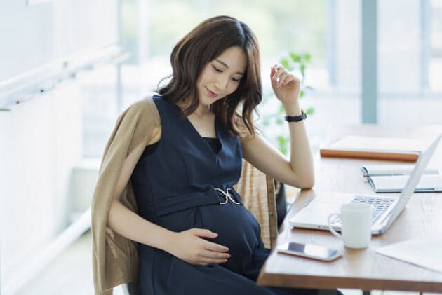 コロナで休業の妊婦支援 収入減や検査費を国が助成 Nikkei Style コロナで休業の妊婦支援 収入減や検査費を国が助成 Nikkei Style