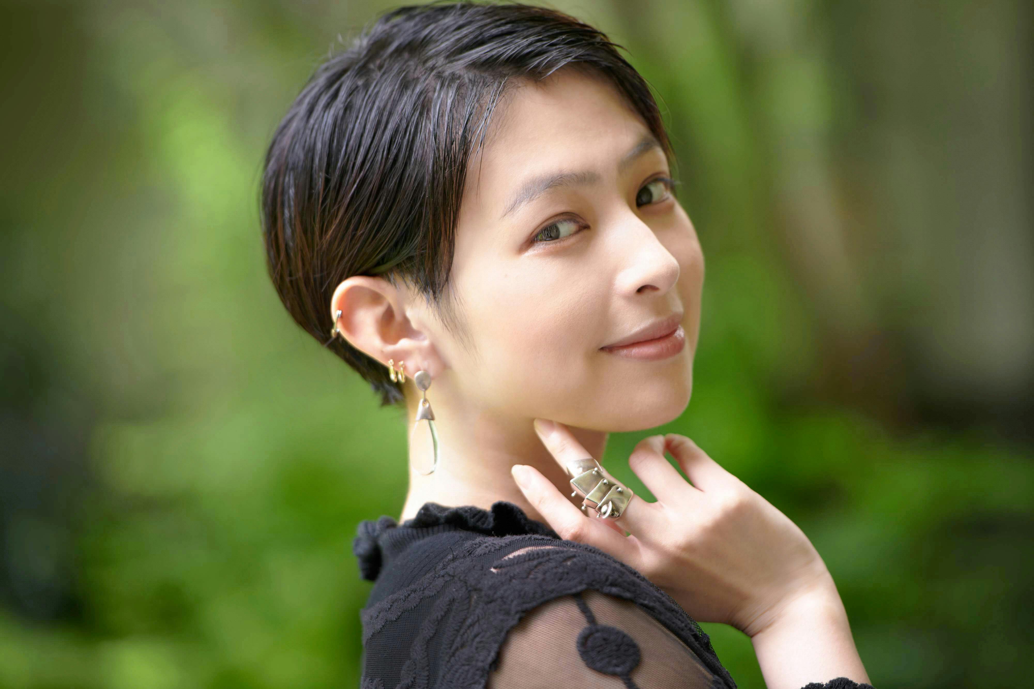 日南響子 ヴィヴィアンの指輪 肌身離さず3代目に Nikkei Style 日南響子 ヴィヴィアンの指輪 肌身離さず3代目に Nikkei Style