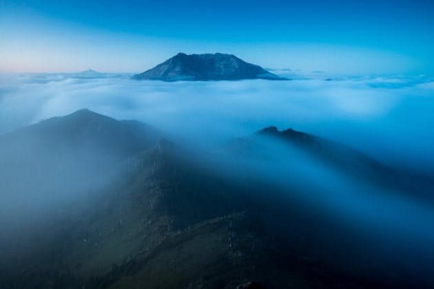 すべてが変わっていく火山 世にも奇妙な絶景 火山のクレーターにできた氷の洞窟 Nikkei Style すべてが変わっていく火山 世にも奇妙な絶景 火山のクレーターにできた氷の洞窟 Nikkei Style