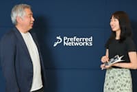 プリファード・ネットワークスCMOの富永朋信さん(左)とマーケター志望の立教大学4年、横塚奈保子さん(右) プリファード・ネットワークスCMOの富永朋信さん(左)とマーケター志望の立教大学4年、横塚奈保子さん(右)