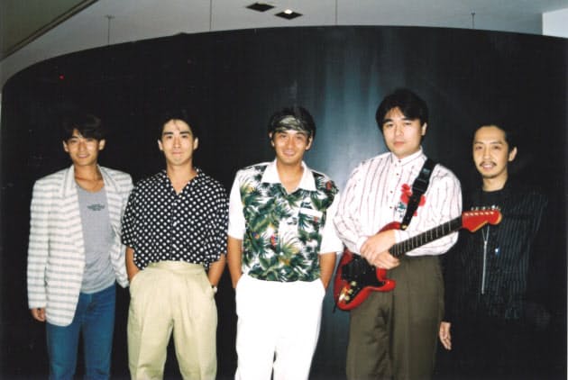 事務所から独立 いきなり無給 バンド解散で窮地に Nikkei Style