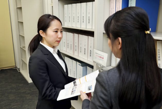 コロナで留学中断 急ピッチで就活 進路変更の学生も Nikkei Style コロナで留学中断 急ピッチで就活 進路変更の学生も Nikkei Style