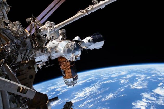 帰還成功 スペースx有人宇宙船 飛行士が見た地球 ナショジオ Nikkei Style