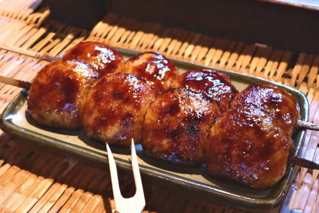 焦げた味噌だれが香ばしい 群馬の焼きまんじゅう Nikkei Style 焦げた味噌だれが香ばしい 群馬の焼きまんじゅう Nikkei Style