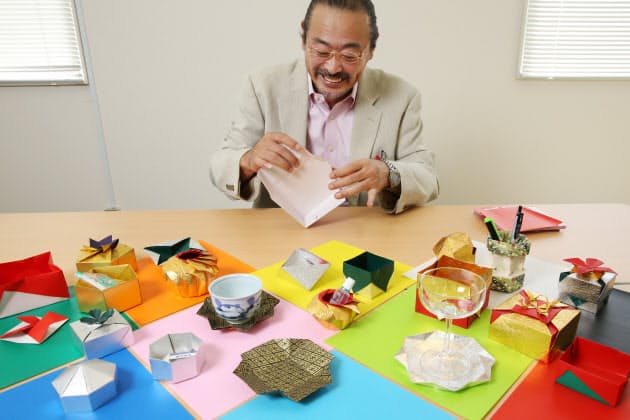 便利で簡単な折り紙 2分で作れるゴミ箱や小物入れ Nikkei Style 便利で簡単な折り紙 2分で作れるゴミ箱や小物入れ Nikkei Style