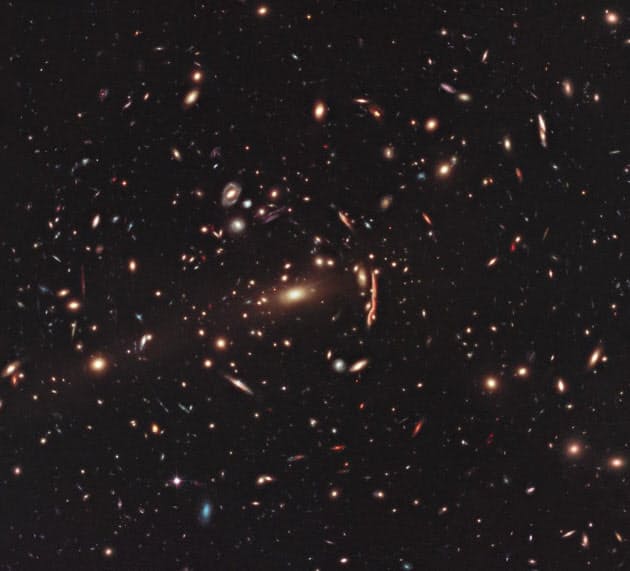 新たな宇宙論への道 巨大銀河団に高密度ダークマター ナショジオ Nikkei Style