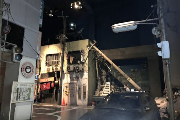 被災した街並みを再現したそなエリア東京の東京直下72h TOURの巨大ジオラマ空間 被災した街並みを再現したそなエリア東京の東京直下72h TOURの巨大ジオラマ空間