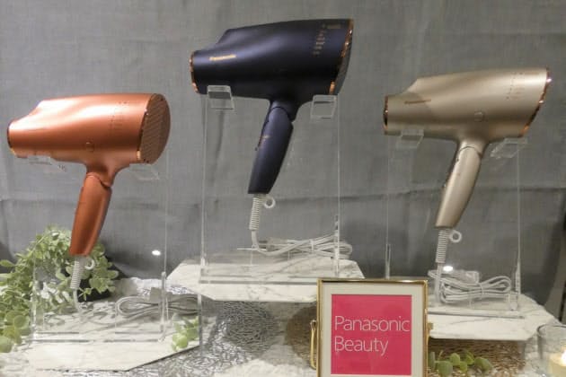 おうち時間で 宅バテ髪 3万円ドライヤーに救い Mono Trendy Nikkei Style