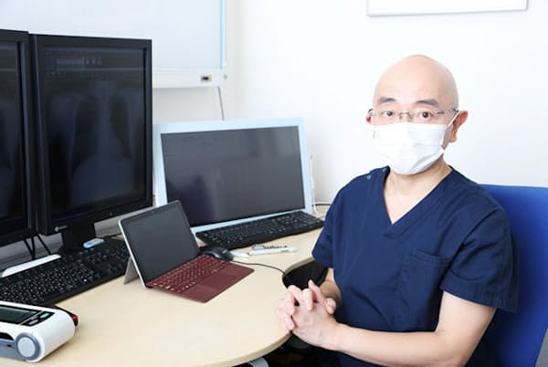 池袋大谷クリニック院長の大谷義夫さん。PCR検査を実施するクリニックは、コロナとの闘いにおける最前線の1つだ。 池袋大谷クリニック院長の大谷義夫さん。PCR検査を実施するクリニックは、コロナとの闘いにおける最前線の1つだ。