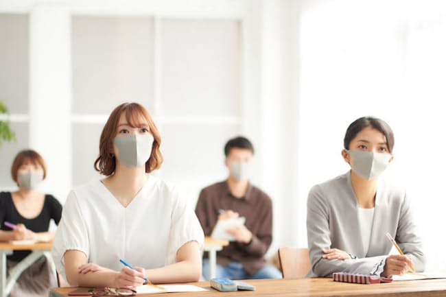 コロナ禍は学び直しの意識を刺激したところがある(写真はイメージ) =PIXTA コロナ禍は学び直しの意識を刺激したところがある(写真はイメージ) =PIXTA
