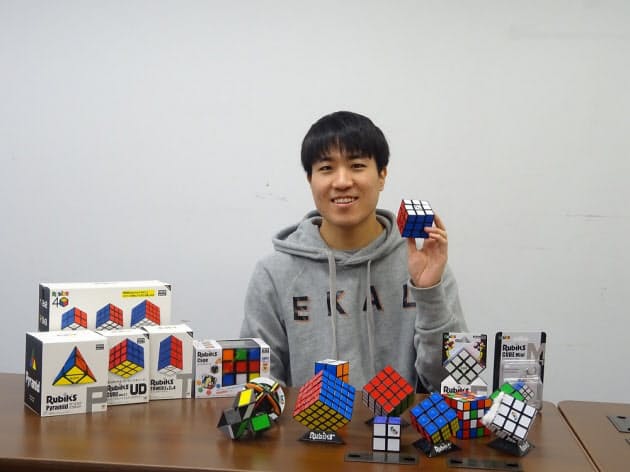 ルービックキューブ 40周年 コロナ禍でブーム再点火 1円玉より小さい極小版も Nikkei Style ルービックキューブ 40周年 コロナ禍でブーム再点火 1円玉より小さい極小版も Nikkei Style