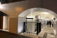 銀座のJR線高架下に現れる秘密基地「日比谷OKUROJI」 銀座のJR線高架下に現れる秘密基地「日比谷OKUROJI」