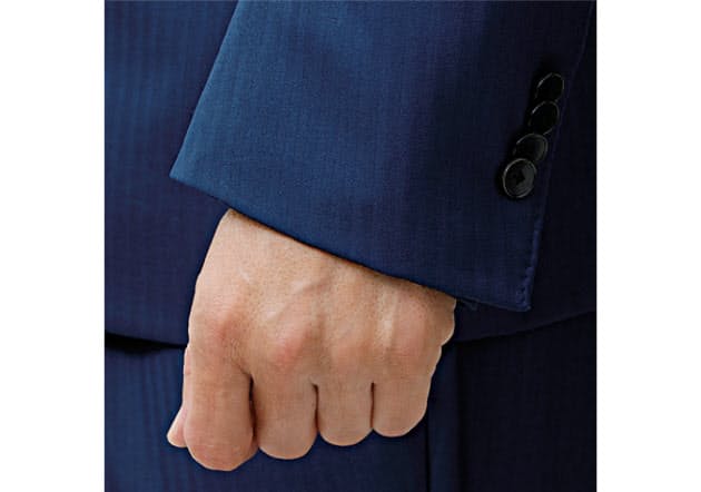スーツ選び ジャストフィットを見極める10のポイント Nikkei Style スーツ選び ジャストフィットを見極める10のポイント Nikkei Style