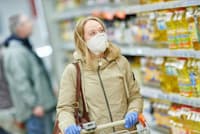 マスクの主な効果は、感染した人がつけることで「周囲にうつさない」こととされてきましたが、非感染者がつけることで「うつされない」効果も期待できることが分かりました。(C)Dmitry Kalinovsky-123RF マスクの主な効果は、感染した人がつけることで「周囲にうつさない」こととされてきましたが、非感染者がつけることで「うつされない」効果も期待できることが分かりました。(C)Dmitry Kalinovsky-123RF