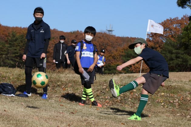 ゴルフ業界からも熱視線 サッカー ゴルフ フットゴルフ 21年に日本でw杯 Nikkei Style ゴルフ業界からも熱視線 サッカー ゴルフ フットゴルフ 21年に日本でw杯 Nikkei Style