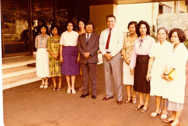 メイ氏の父は日本を離れた後はインドネシアの乳業メーカーの社長に就任 メイ氏の父は日本を離れた後はインドネシアの乳業メーカーの社長に就任