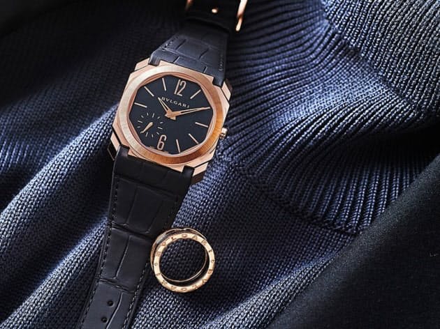 大人の黒コーデを艶っぽく 黒 ゴールド の腕時計 Nikkei Style