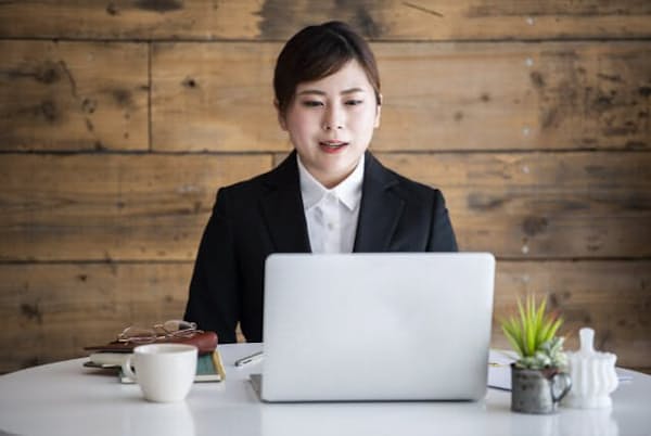 リアル面接なら合格する候補者がウェブ面接では不合格になることも。写真はイメージ リアル面接なら合格する候補者がウェブ面接では不合格になることも。写真はイメージ
