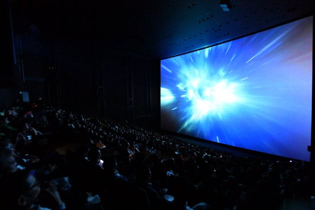巨大さにびっくり 映画館 自宅で得がたい体験で誘う Nikkei Style 巨大さにびっくり 映画館 自宅で得がたい体験で誘う Nikkei Style