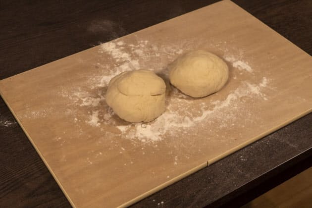 ピザストーン付きオーブンでピザを焼く オーブンで作る本格石窯ピザ 自作ソースは Nikkei Style