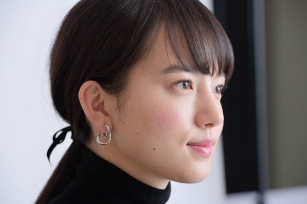 ジョゼと虎と魚たち で感じた声優業の難しさ 朝ドラヒロイン清原果耶 愛用の筆 Nikkei Style ジョゼと虎と魚たち で感じた声優業の難しさ 朝ドラヒロイン清原果耶 愛用の筆 Nikkei Style