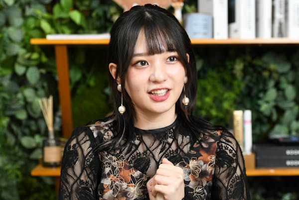 ながつき・みどり 2000年生まれ。17歳でラストアイドルの5000人オーディションを勝ち抜きメンバーに。歌唱力、トーク力に定評があり、中核メンバーとして活躍中。昨年5月、初の写真集「意外性」を発刊。 ながつき・みどり 2000年生まれ。17歳でラストアイドルの5000人オーディションを勝ち抜きメンバーに。歌唱力、トーク力に定評があり、中核メンバーとして活躍中。昨年5月、初の写真集「意外性」を発刊。