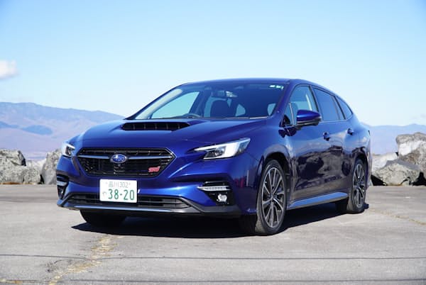 2020年10月に発表された2代目レヴォーグ。初代はボディーサイズが大型化したレガシィの国内における事実上の後継モデルとして14年に登場した 2020年10月に発表された2代目レヴォーグ。初代はボディーサイズが大型化したレガシィの国内における事実上の後継モデルとして14年に登場した