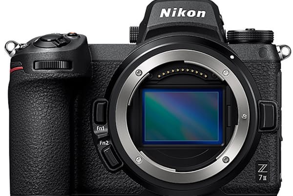 ニコンのフルサイズミラーレスカメラ「Z 7II」 ニコンのフルサイズミラーレスカメラ「Z 7II」