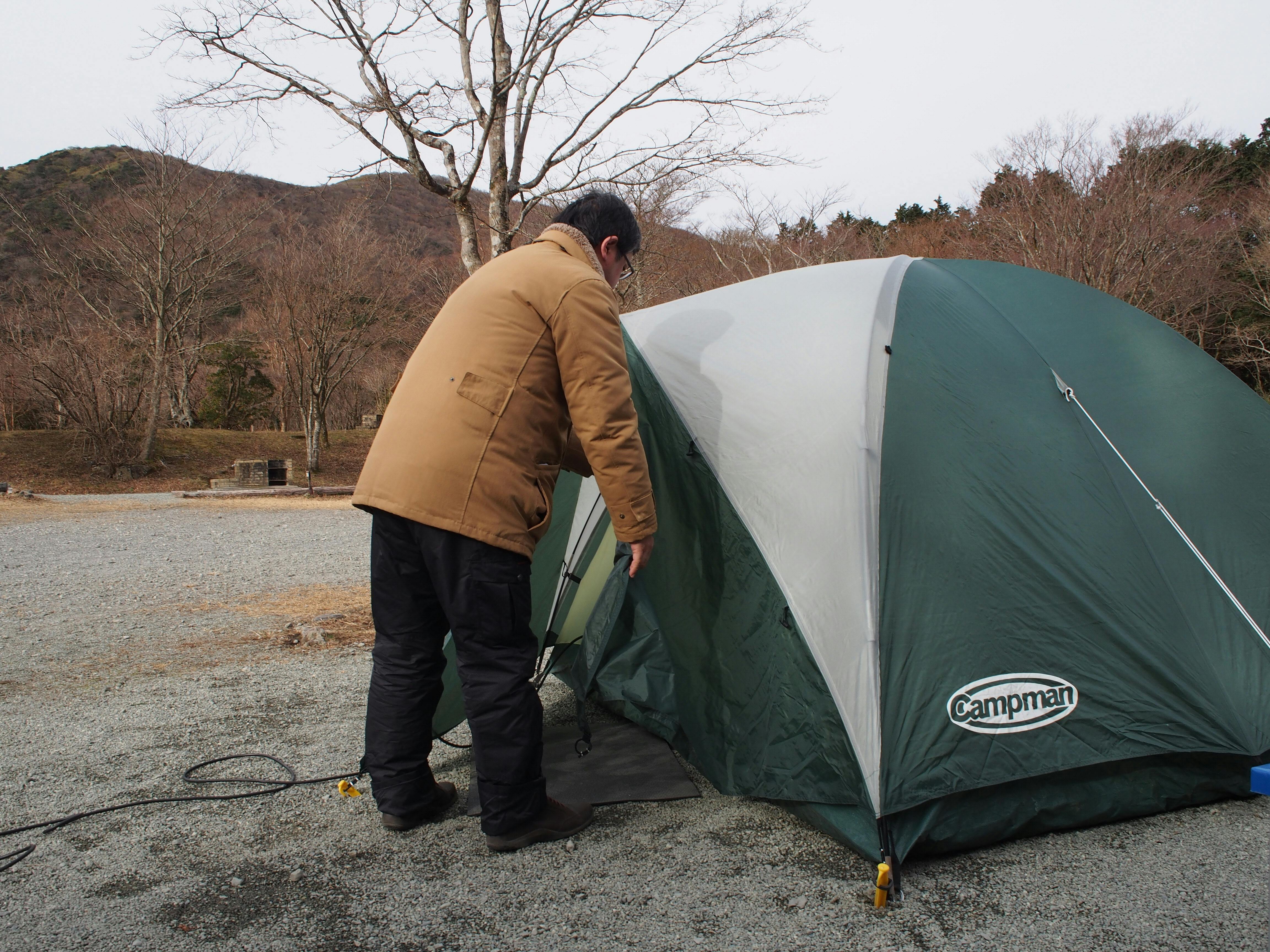 冬の災害 テント避難を体験 底冷え対策に大切な熱源 Nikkei Style 冬の災害 テント避難を体験 底冷え対策に大切な熱源 Nikkei Style