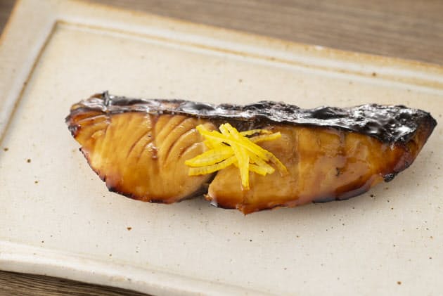 あっさり味で季節の香り際立つ サワラの柚香焼き Nikkei Style