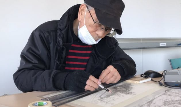 背中をみせてしゃべる効用 タクシー運転手ヤスさんの絵ができるまで 現場を公開 Nikkei Style