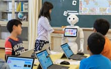 教育現場でもプログラミングの授業が必修化するなどICTの環境整備が進む=SoftBank Robotics