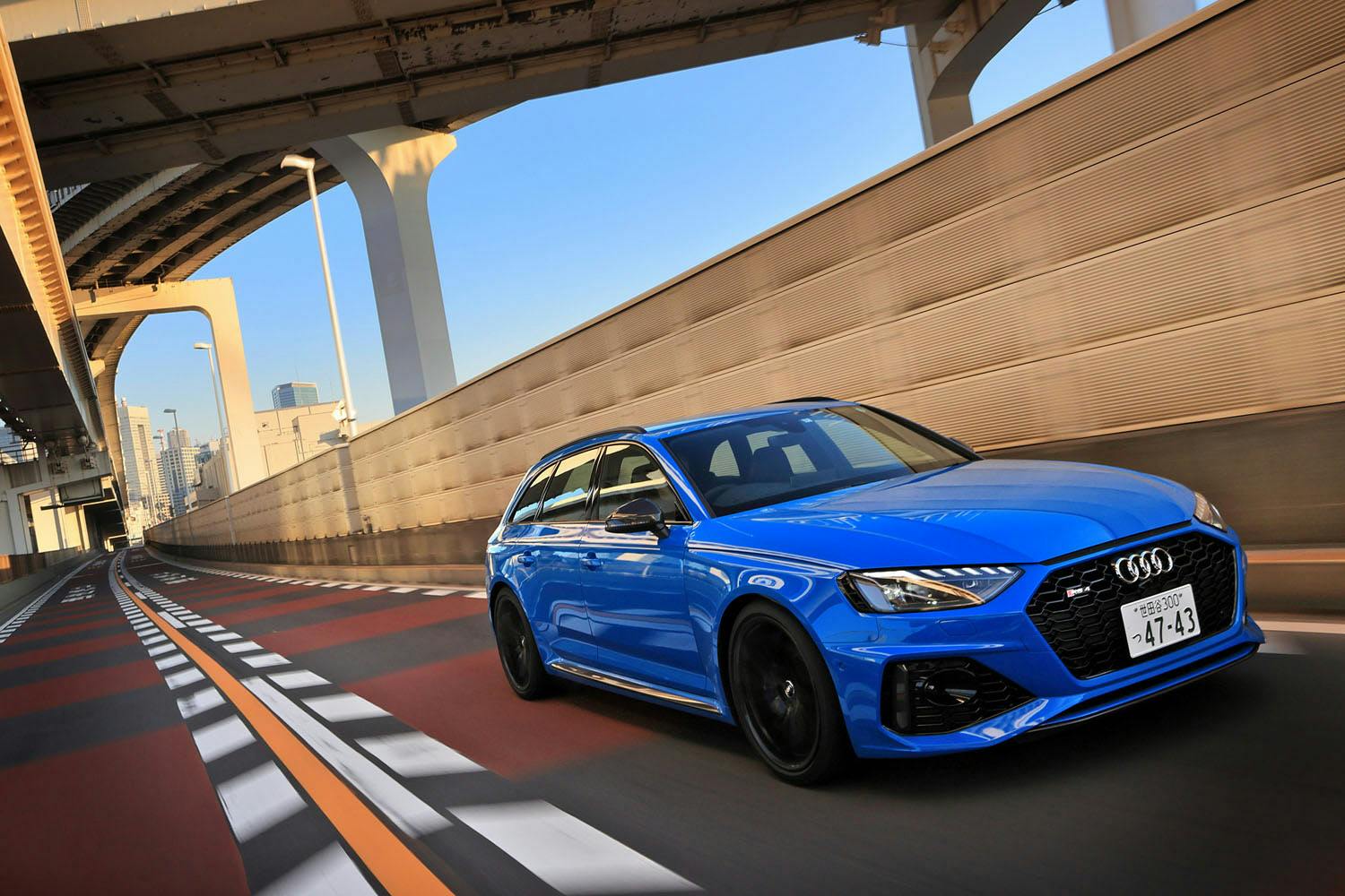 アウディrs 4 ハイテクまとった令和版スポーツワゴン Nikkei Style アウディrs 4 ハイテクまとった令和版スポーツワゴン Nikkei Style