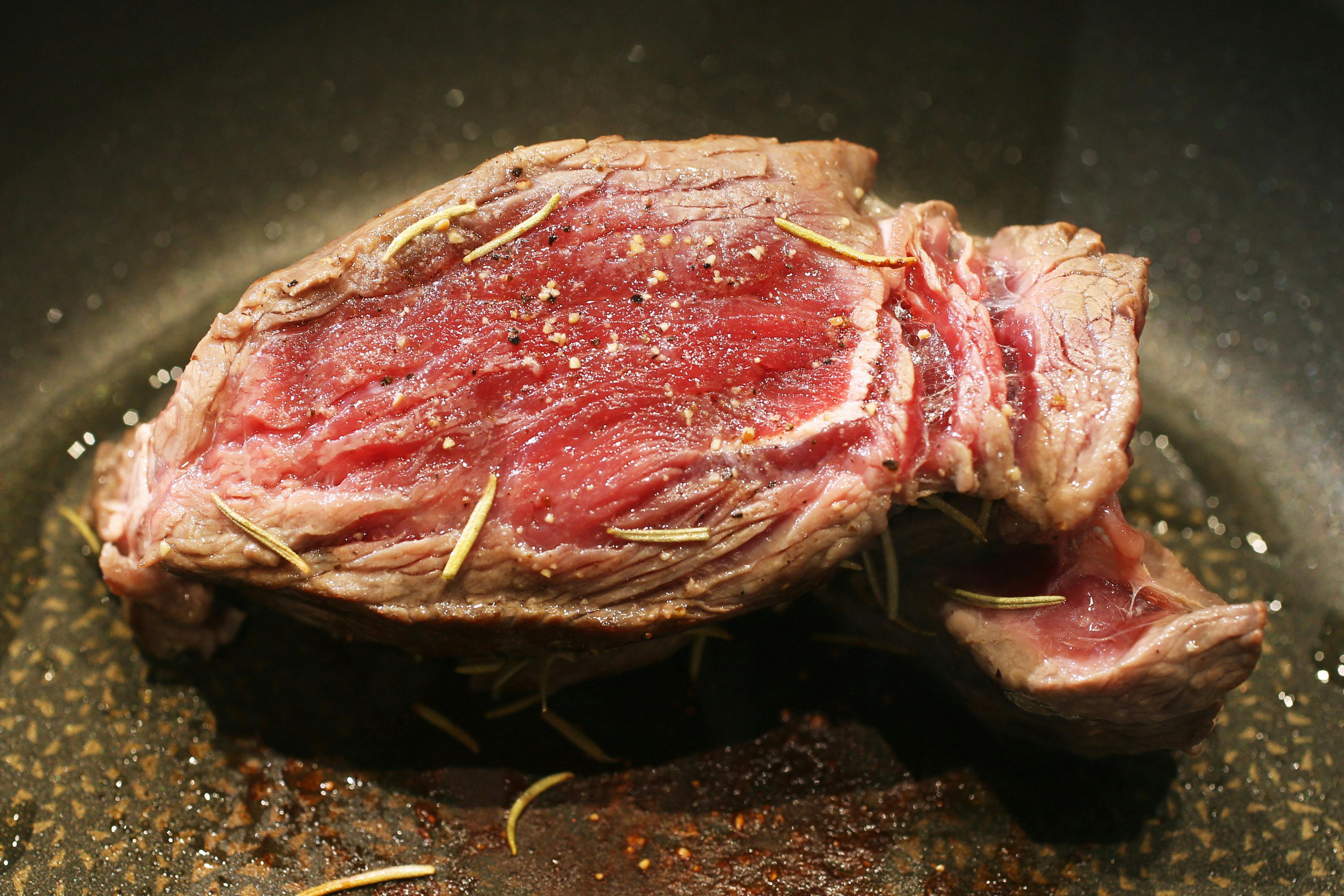 ローストビーフをフライパンで 低温調理器使う手法も Nikkei Style ローストビーフをフライパンで 低温調理器使う手法も Nikkei Style