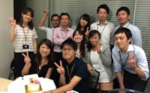あだ名で呼び合う同僚とリクルート文化を体現していった、リクルート時代の筆者(前列左)