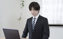 内定後の学生は入社後の自分の姿を想像するための「情報」を求めている。写真はイメージ
