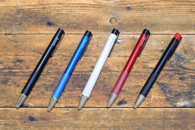 最強アウトドア文具 ライト付きペン 雨に強いノート Nikkei Style 最強アウトドア文具 ライト付きペン 雨に強いノート Nikkei Style