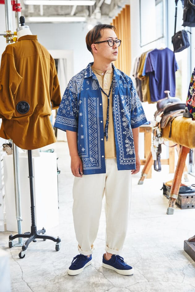 爽やかな白デニムコーデ バンダナをアクセントに アメカジ人気再び メード イン Nikkei Style 爽やかな白デニムコーデ バンダナをアクセントに アメカジ人気再び メード イン Nikkei Style