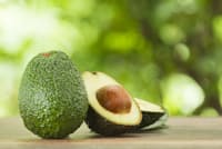 アボカドを毎日食べると腸内細菌の多様性が増すようだ。写真=(C)Phonlawat chaicheevinlikit-123RF アボカドを毎日食べると腸内細菌の多様性が増すようだ。写真=(C)Phonlawat chaicheevinlikit-123RF